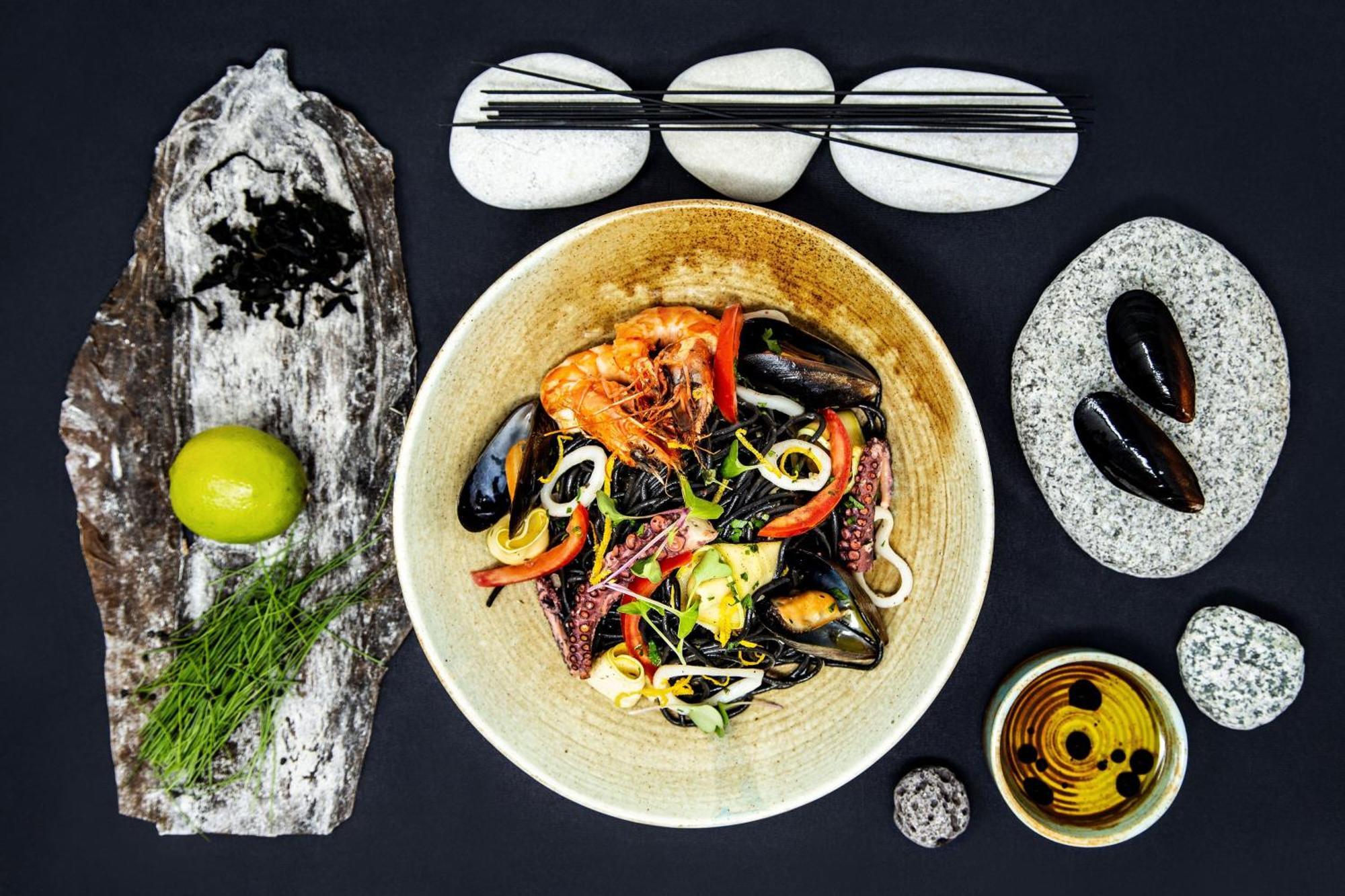 Sheraton Batumi Hotel Εξωτερικό φωτογραφία Seafood salad