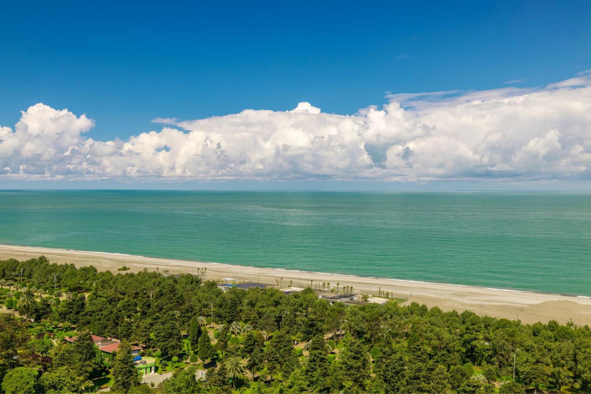 Sheraton Batumi Hotel Εξωτερικό φωτογραφία View of the Atlantic Ocean from the observation tower