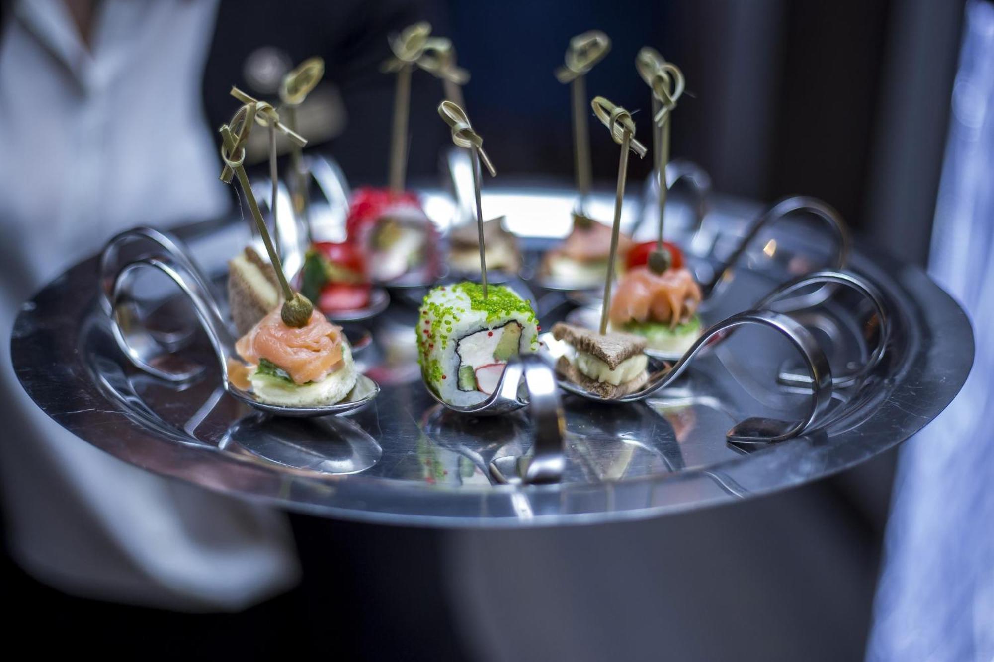 Sheraton Batumi Hotel Εξωτερικό φωτογραφία Canapés