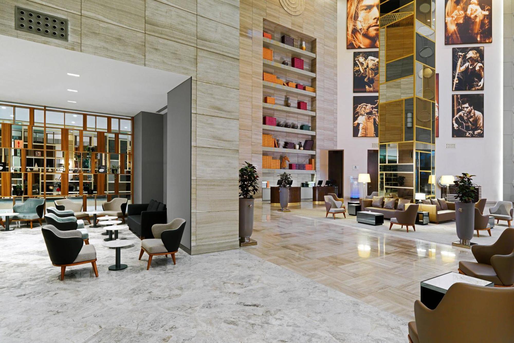 Sheraton Batumi Hotel Εξωτερικό φωτογραφία The lobby of the hotel