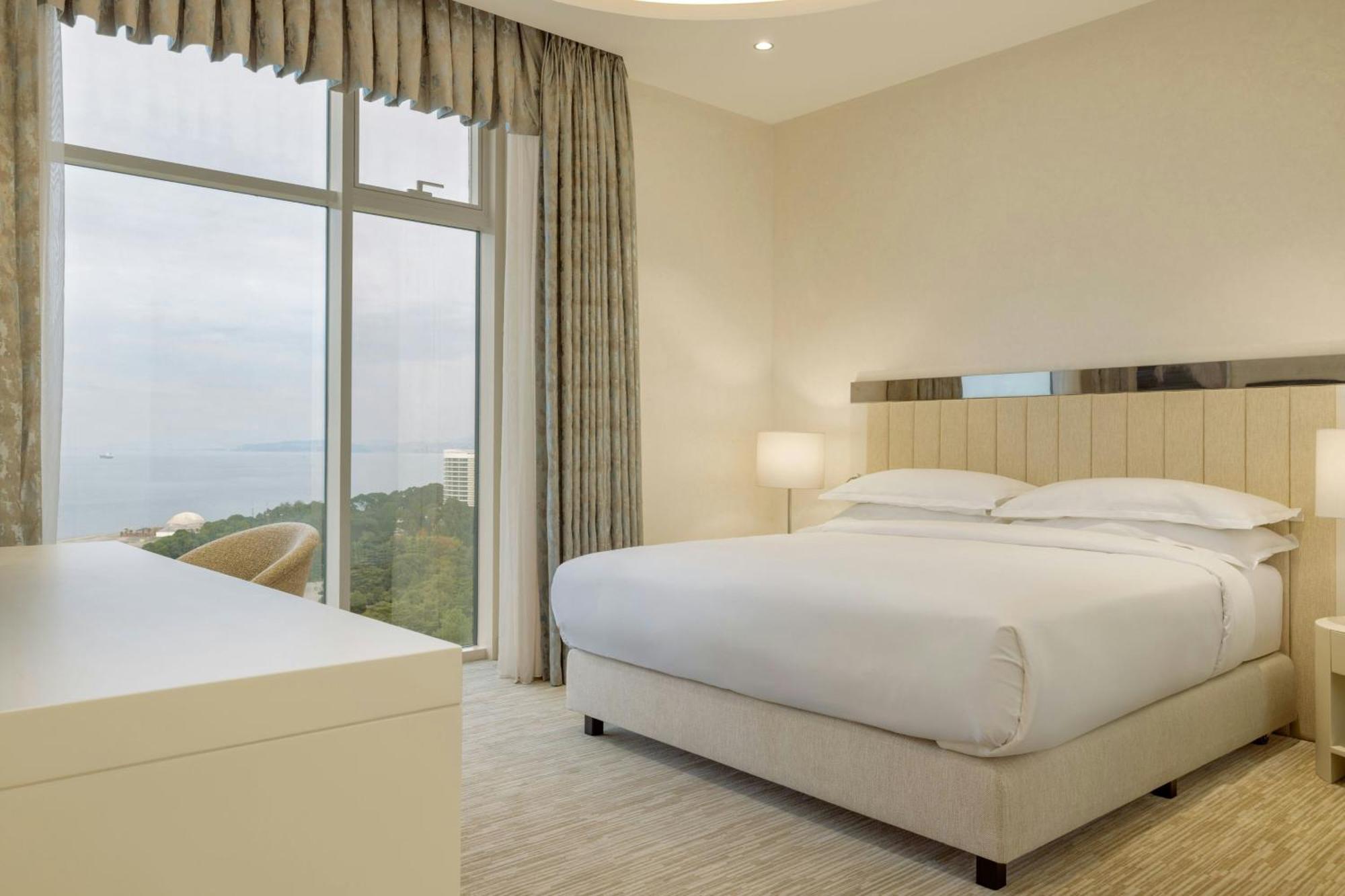 Sheraton Batumi Hotel Εξωτερικό φωτογραφία A bedroom at the hotel