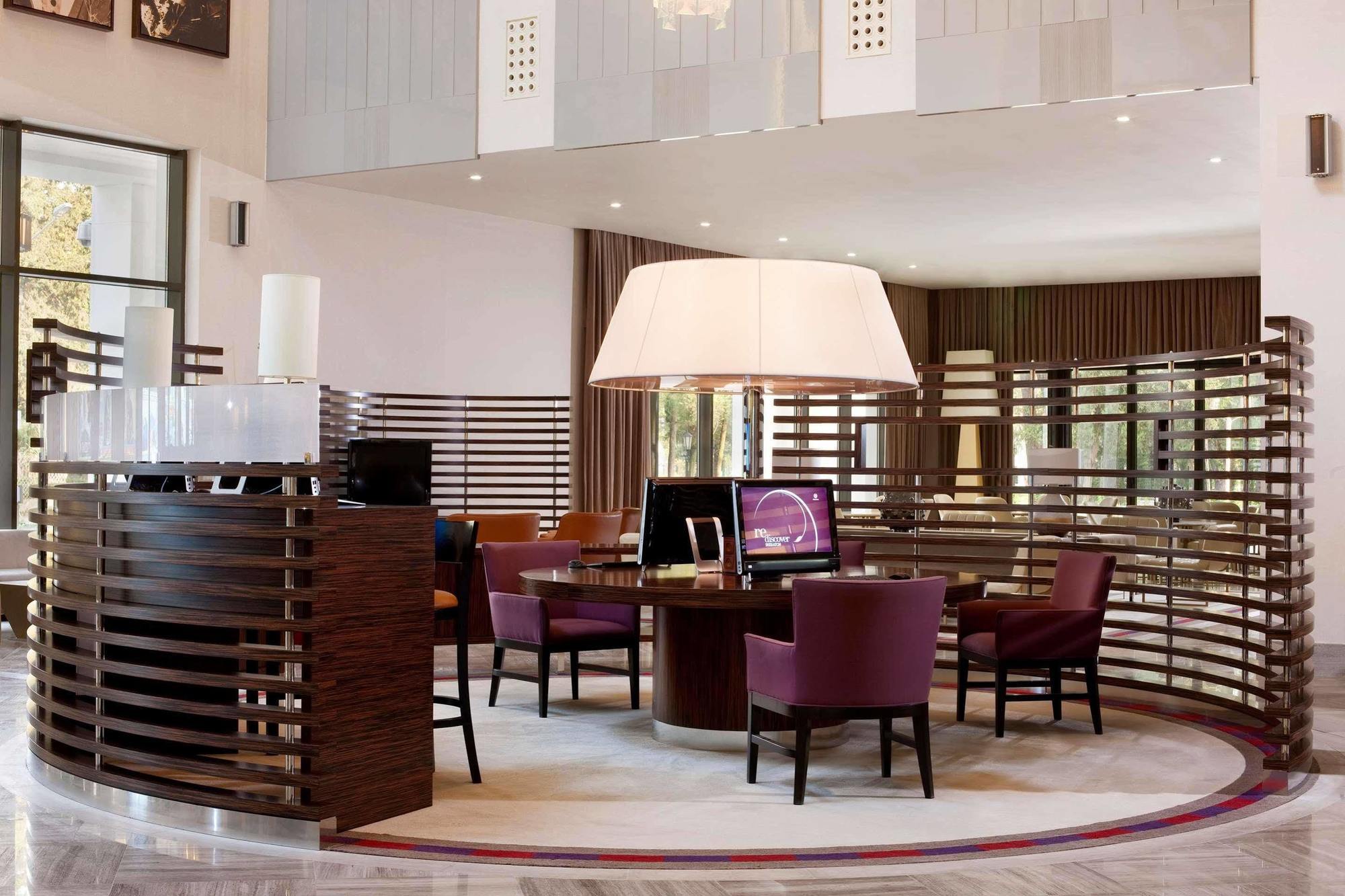 Sheraton Batumi Hotel Εξωτερικό φωτογραφία The library