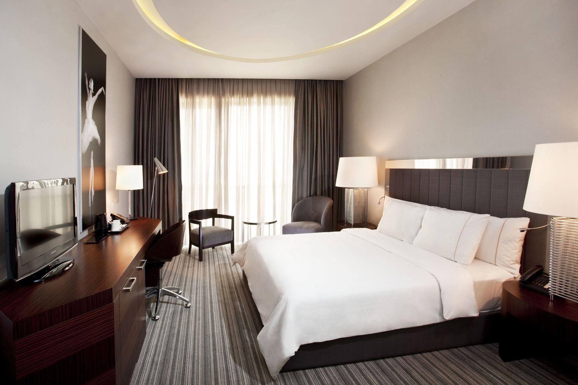 Sheraton Batumi Hotel Δωμάτιο φωτογραφία Deluxe room
